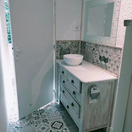 L'aire Du Paon Apartment
