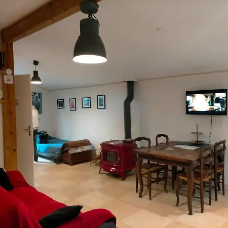 L'aire Du Paon Apartment